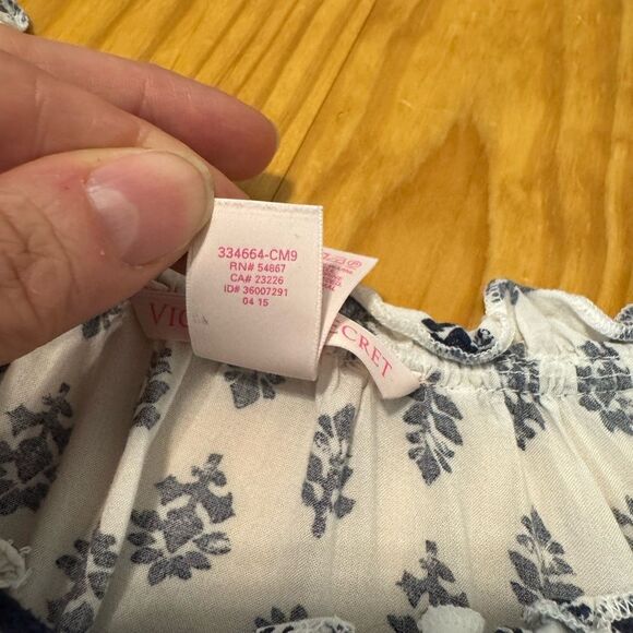 VICTORIAS SECRET Size LRG White Blue Leaf Print Nightgown Pajamas PJs VS Womens - Picture 7 of 11